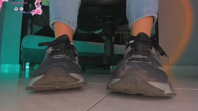 Snapshot of charlotte__grey chatting on February 2026 08:08:01 PM charlotte grey online show from February 2026 08:08:01 PM