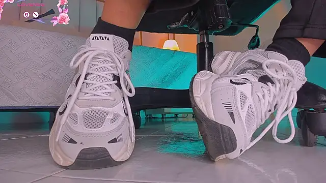 Snapshot of charlotte__grey chatting on February 2026 08:18:01 PM charlotte grey online show from February 2026 08:18:01 PM