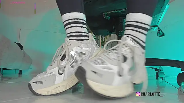 charlotte  grey online show from November 2025 08:23:02 PM