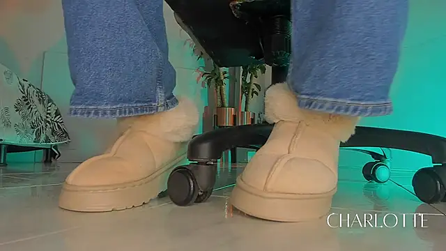 charlotte  grey online show from November 2025 07:46:01 PM