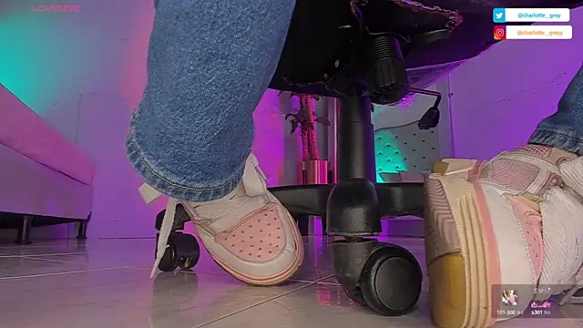 charlotte  grey online show from October 2025 07:04:02 PM