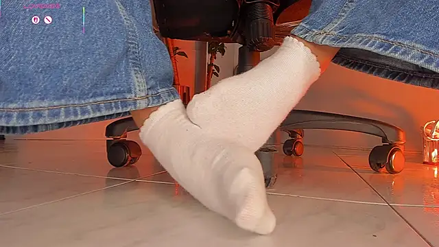 charlotte  grey online show from November 2025 08:12:01 PM