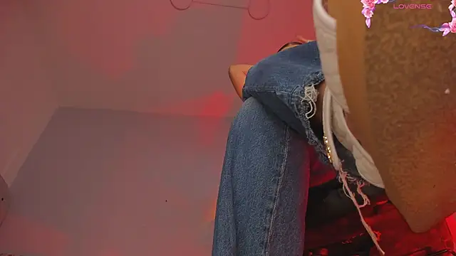 charlotte  grey online show from March 2026 08:07:01 PM