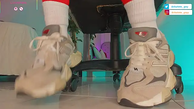 charlotte  grey online show from November 2025 07:17:02 PM