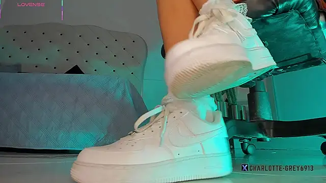 Snapshot of charlotte__grey chatting on January 2026 08:27:01 PM charlotte grey online show from January 2026 08:27:01 PM