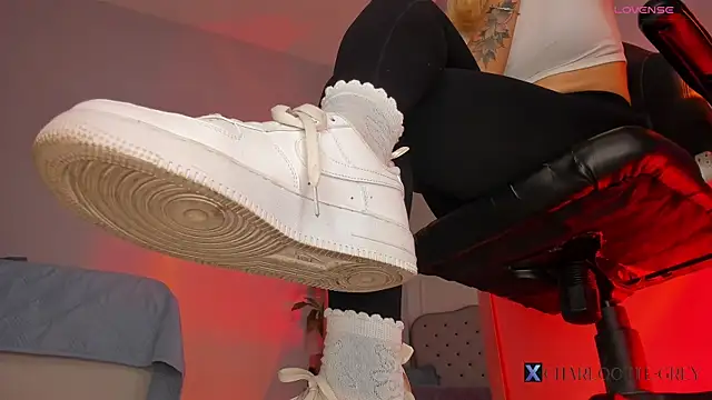 charlotte  grey online show from April 2026 08:23:02 PM