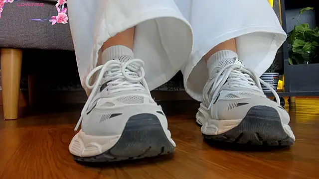 Snapshot of charlotte__grey chatting on February 2026 12:18:02 PM charlotte grey online show from February 2026 12:18:02 PM