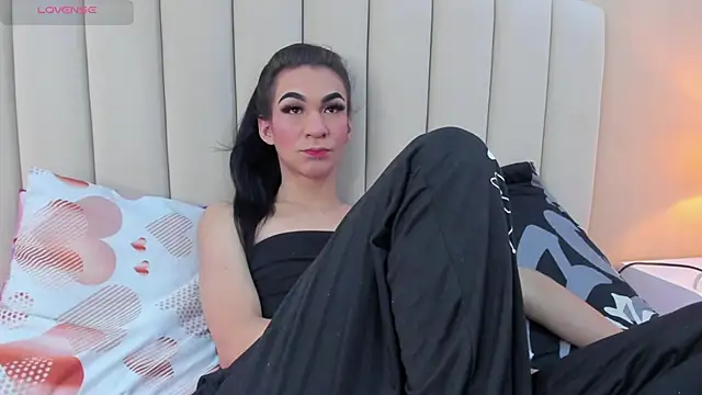 Mia thompson 19 online show from November 2025 06:41:02 PM