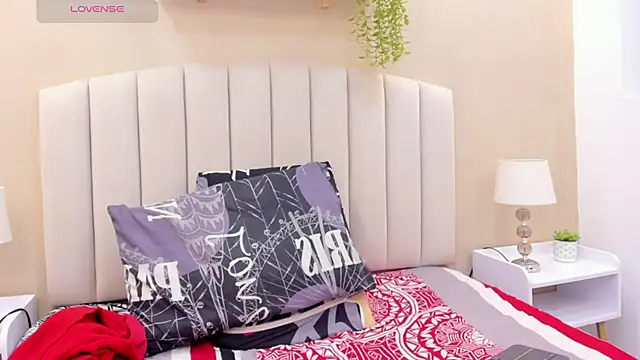 Mia thompson 19 online show from February 2026 07:35:02 PM