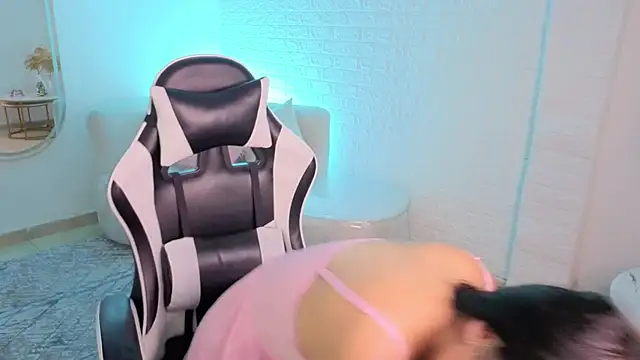 marilin a online show from February 2026 12:00:02 AM