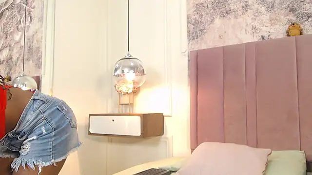 SabrinaDevill online show from June 2026 01:44:02 PM