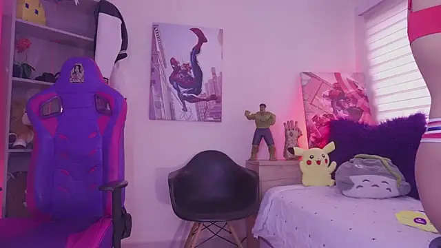 madelyn rose  online show from April 2026 06:02:01 PM