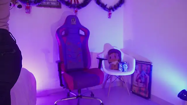 madelyn rose  online show from December 2025 01:28:01 PM