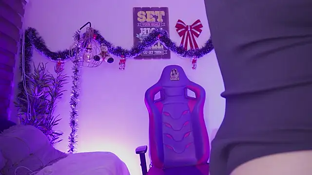 Snapshot of madelyn_rose_ chatting on December 2025 02:05:02 AM madelyn rose online show from December 2025 02:05:02 AM