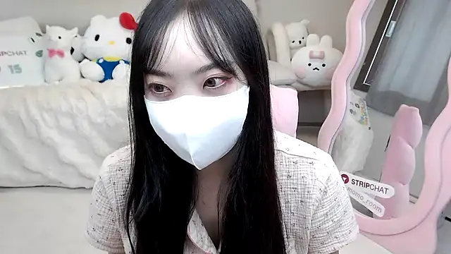 Snapshot of momo_room chatting on September 2025 06:36:02 AM momo room online show from September 2025 06:36:02 AM