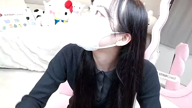 Snapshot of momo_room chatting on October 2025 10:23:02 AM momo room online show from October 2025 10:23:02 AM