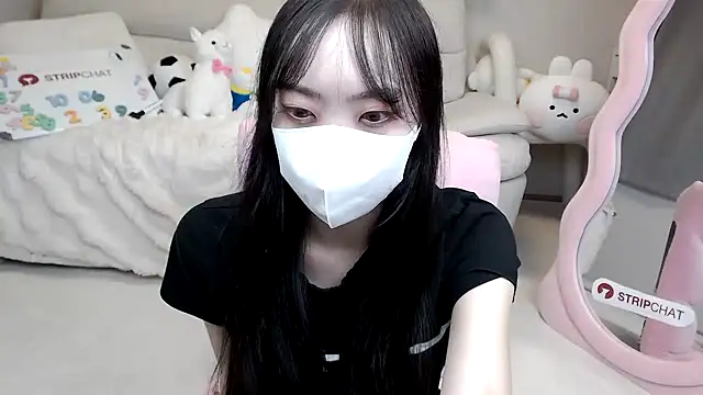 Snapshot of momo_room chatting on October 2025 10:49:02 AM momo room online show from October 2025 10:49:02 AM