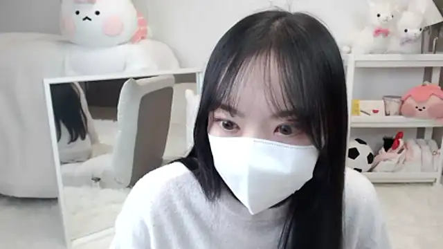 momo room online show from April 2026 12:23:01 PM