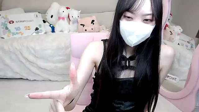 momo room online show from October 2025 10:36:01 AM