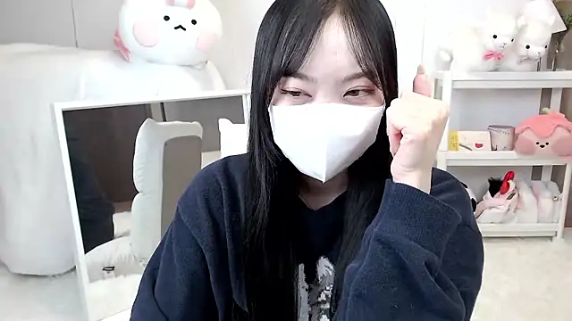 momo room online show from April 2026 11:28:01 AM