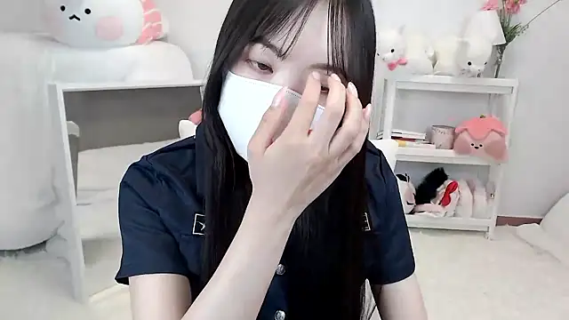 momo room online show from May 2026 11:32:01 AM