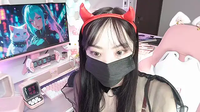 Snapshot of momo_room chatting on October 2025 10:38:02 AM momo room online show from October 2025 10:38:02 AM