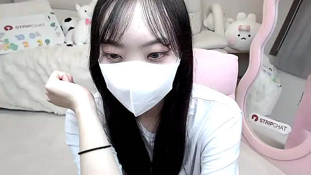 Snapshot of momo_room chatting on October 2025 06:37:01 AM momo room online show from October 2025 06:37:01 AM