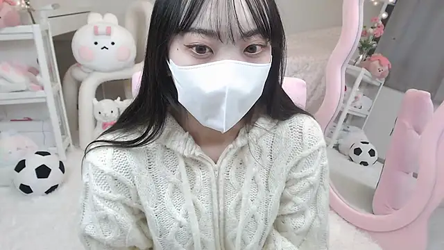 Snapshot of momo_room chatting on January 2025 04:44:01 AM momo room online show from January 2025 04:44:01 AM