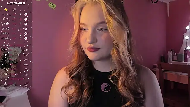 CarolineLovers online show from November 2025 07:47:02 PM