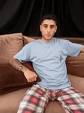 arenn1997 online show from November 2025 12:11:02 PM