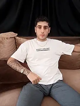 arenn1997 online show from November 2025 11:58:02 AM