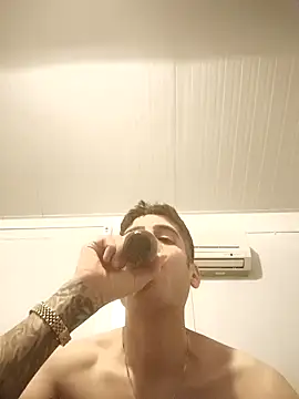 arenn1997 online show from November 2025 10:13:01 PM