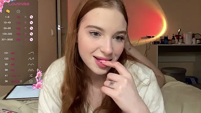 Snapshot of cinnabon_girls chatting on February 2025 10:32:01 PM cinnabon girls online show from February 2025 10:32:01 PM