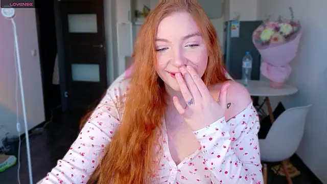 Snapshot of cinnabon_girls chatting on March 2026 03:17:01 PM cinnabon girls online show from March 2026 03:17:01 PM