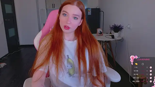 Snapshot of cinnabon_girls chatting on April 2026 04:41:02 PM cinnabon girls online show from April 2026 04:41:02 PM