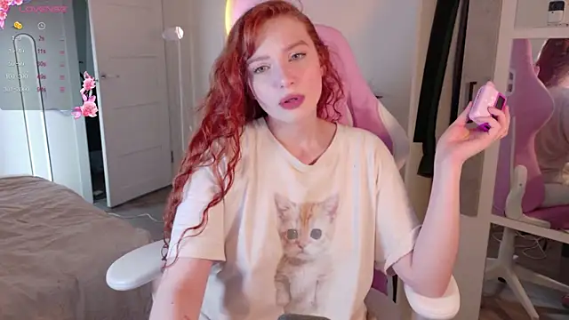 Snapshot of cinnabon_girls chatting on October 2025 12:06:01 PM cinnabon girls online show from October 2025 12:06:01 PM