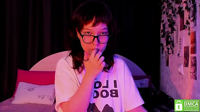 dreamgirllovee online show from September 2025 02:17:01 AM