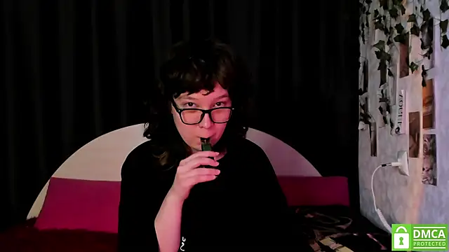 dreamgirllovee online show from November 2025 02:05:02 AM