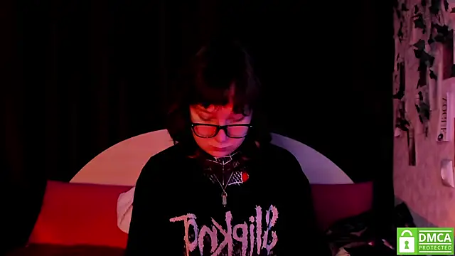 dreamgirllovee online show from October 2025 01:48:04 AM