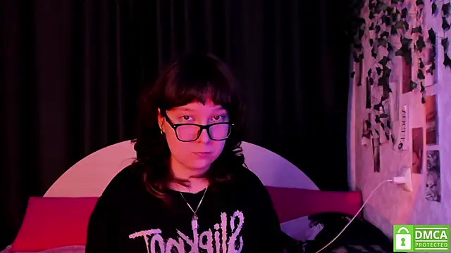 dreamgirllovee online show from November 2025 05:00:02 AM