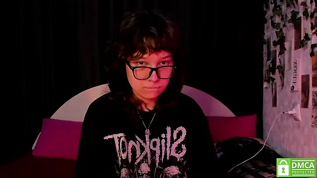 dreamgirllovee online show from October 2025 09:05:01 PM