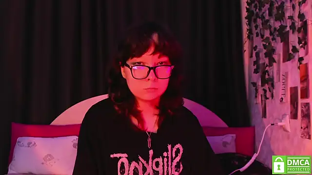 dreamgirllovee online show from September 2025 02:40:02 AM