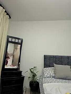 viollett 28 online show from April 2026 11:45:02 PM