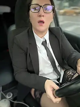 Snapshot of ZhenjaPoledance chatting on November 2025 06:17:01 AM ZhenjaPoledance online show from November 2025 06:17:01 AM