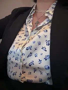 Snapshot of ZhenjaPoledance chatting on October 2025 07:08:01 AM ZhenjaPoledance online show from October 2025 07:08:01 AM