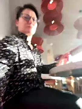 Snapshot of ZhenjaPoledance chatting on November 2025 08:02:02 AM ZhenjaPoledance online show from November 2025 08:02:02 AM