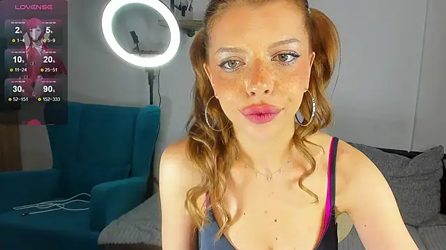 Hannah Carr online show from October 2025 07:37:01 PM