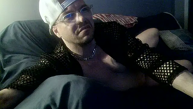 Snapshot of Vinyboy69 chatting on May 2026 07:52:01 AM Vinyboy69 online show from May 2026 07:52:01 AM