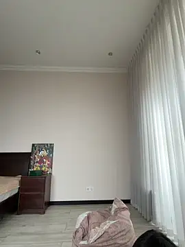 Hott Lolla online show from April 2026 09:05:01 AM