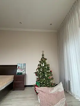 Hott Lolla online show from December 2025 09:01:01 AM